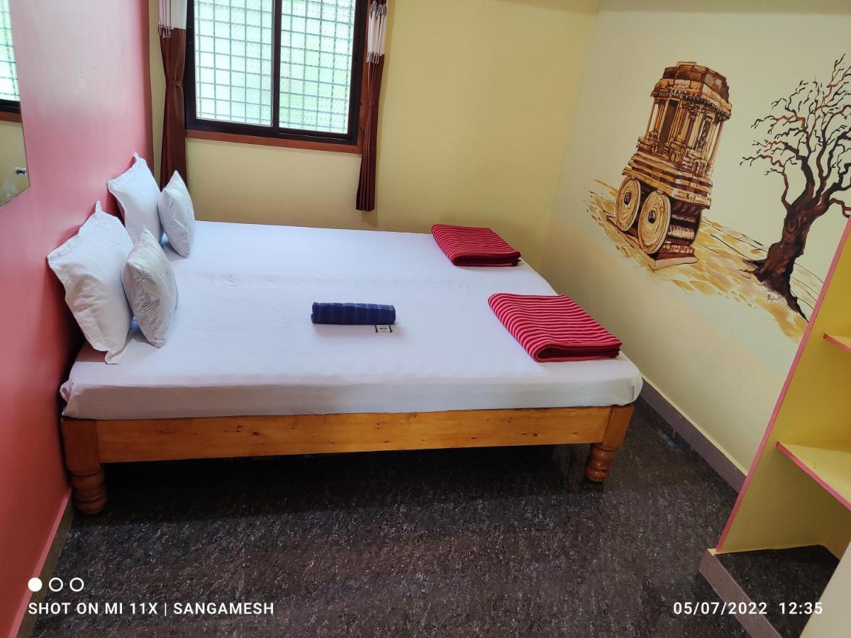 Vaibhav Home Stay Hampi Zewnętrze zdjęcie
