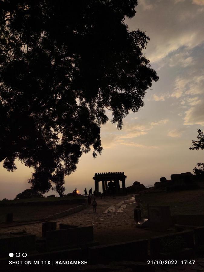 Vaibhav Home Stay Hampi Zewnętrze zdjęcie