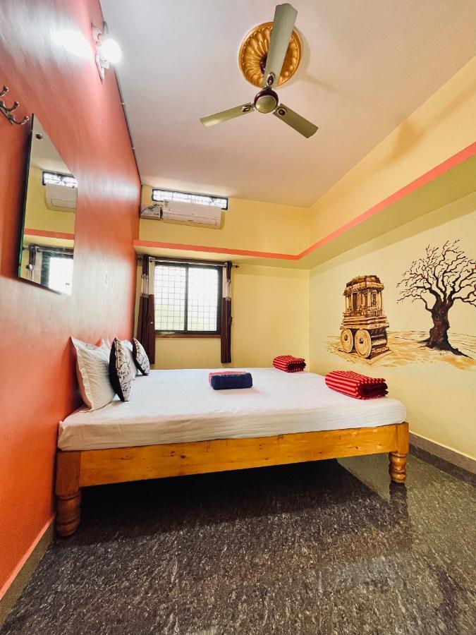 Vaibhav Home Stay Hampi Zewnętrze zdjęcie