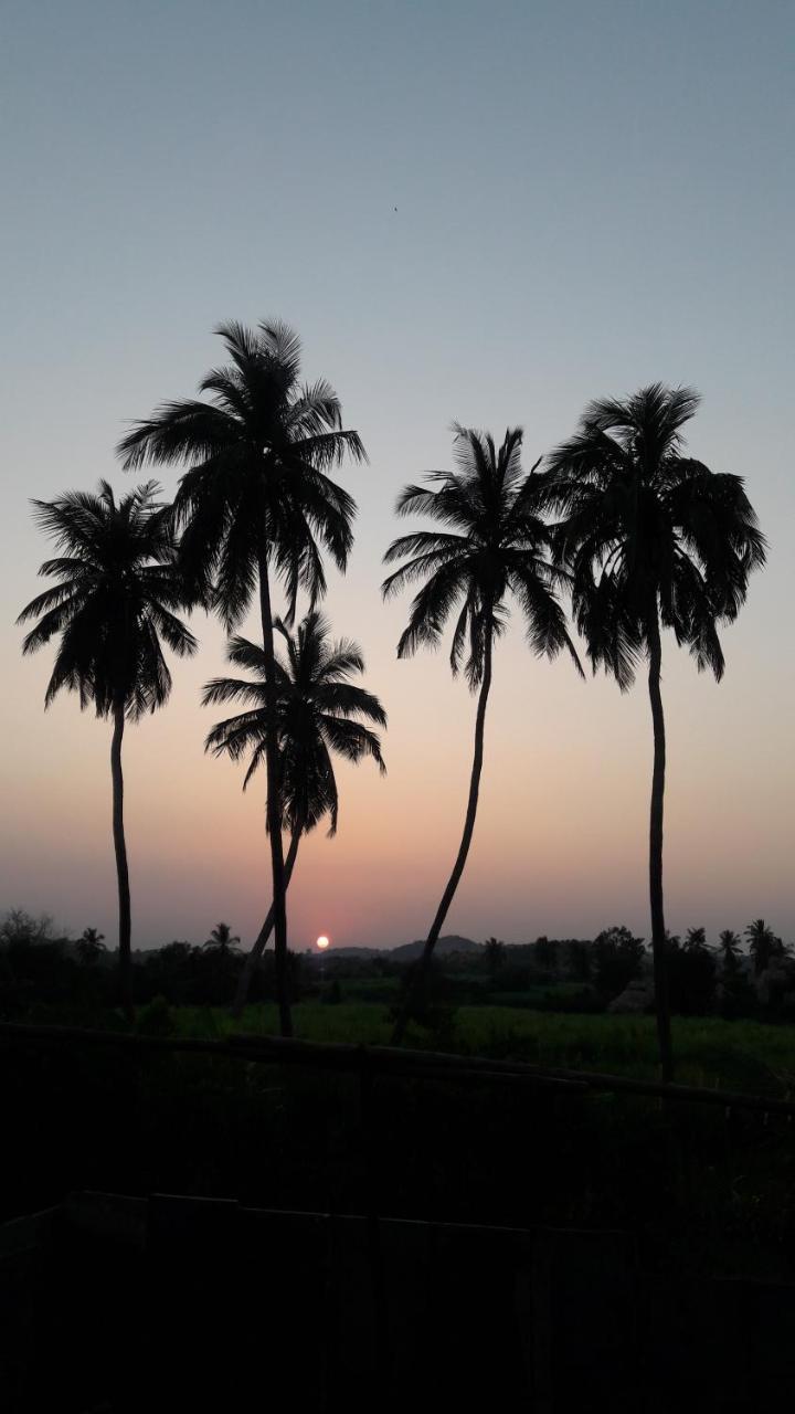 Vaibhav Home Stay Hampi Zewnętrze zdjęcie