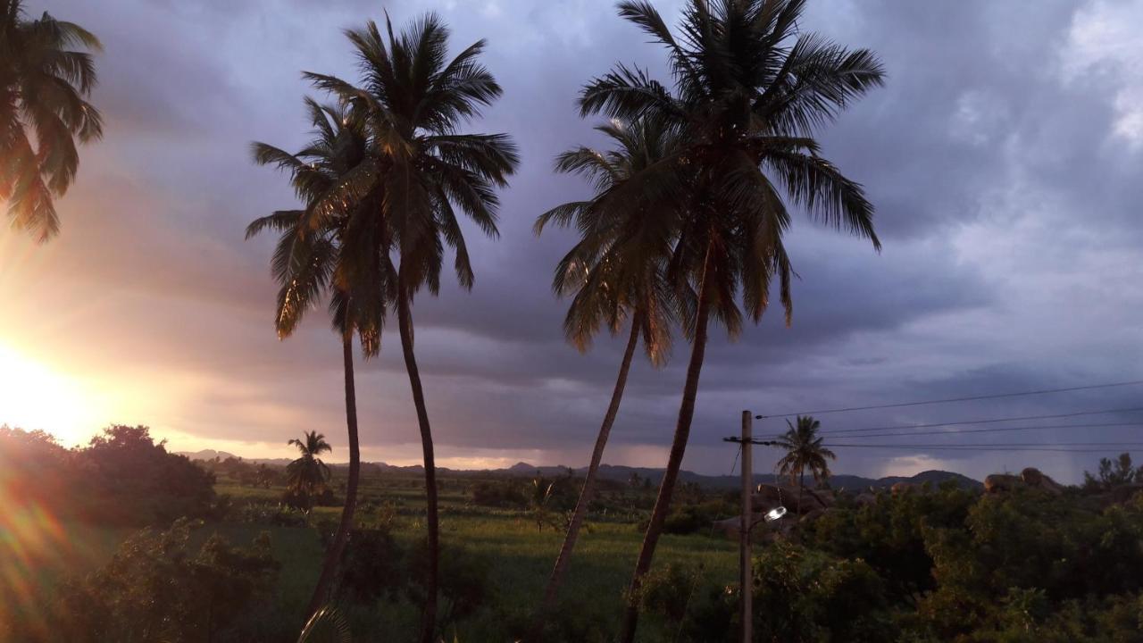 Vaibhav Home Stay Hampi Zewnętrze zdjęcie